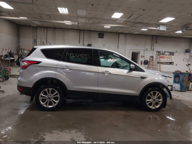 1FMCU9G94HUE11492 Ford ESCAPE SE