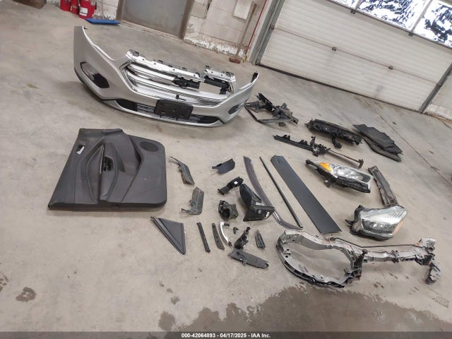 1FMCU9G94HUE11492 Ford ESCAPE SE