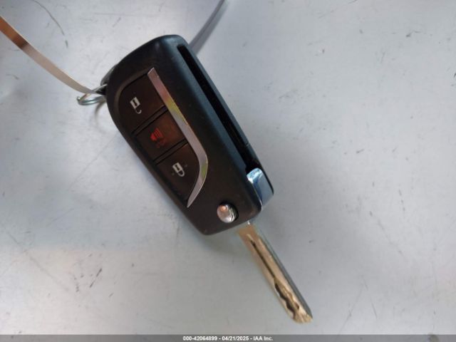 JTNKHMBX3L1074882 Toyota C-HR LE