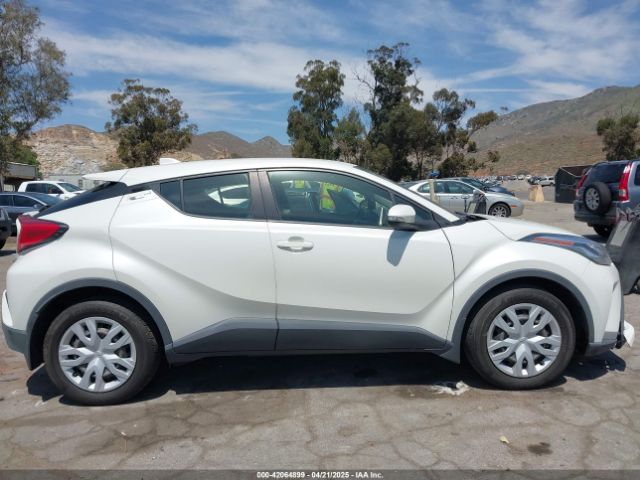 JTNKHMBX3L1074882 Toyota C-HR LE