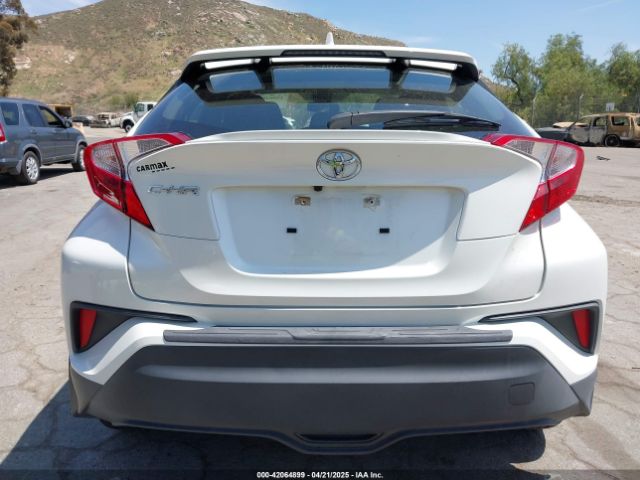JTNKHMBX3L1074882 Toyota C-HR LE