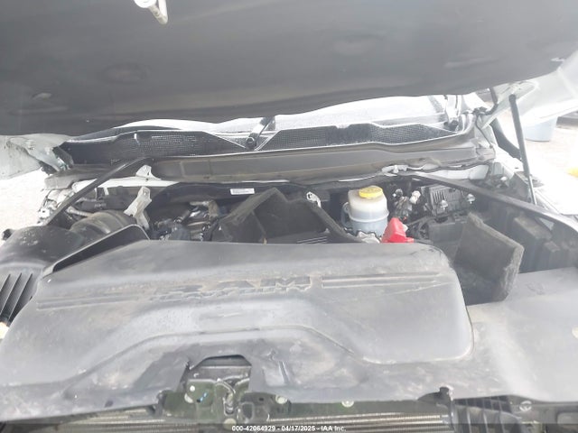 3C6UR5CL1NG438188 RAM 2500 Tradesman  4x4 6'4 Box