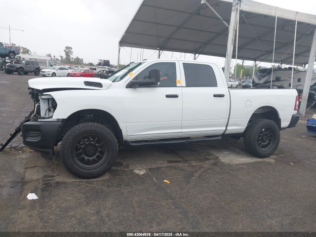 3C6UR5CL1NG438188 RAM 2500 Tradesman  4x4 6'4 Box