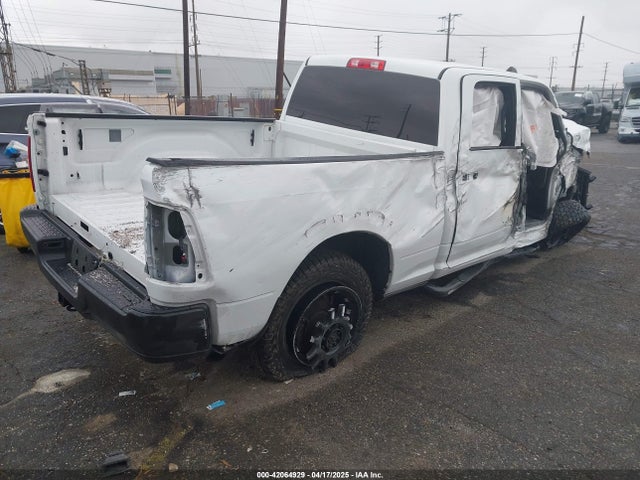 3C6UR5CL1NG438188 RAM 2500 Tradesman  4x4 6'4 Box