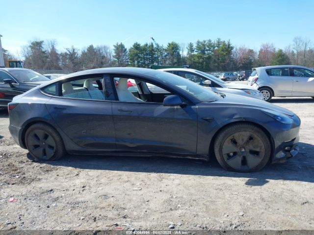 5YJ3E1EB7MF981272 Tesla 2021