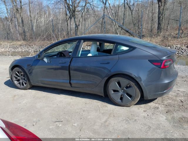 5YJ3E1EB7MF981272 Tesla 2021