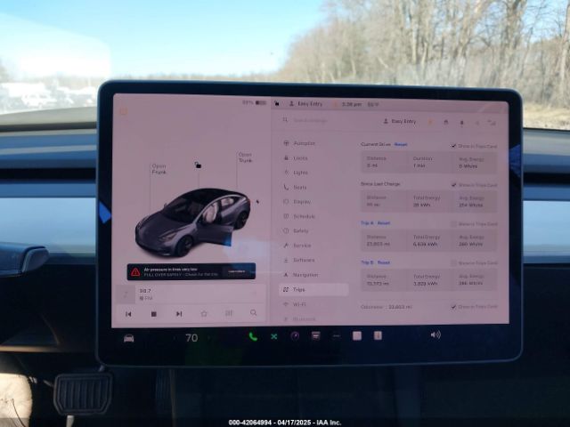 5YJ3E1EB7MF981272 Tesla 2021