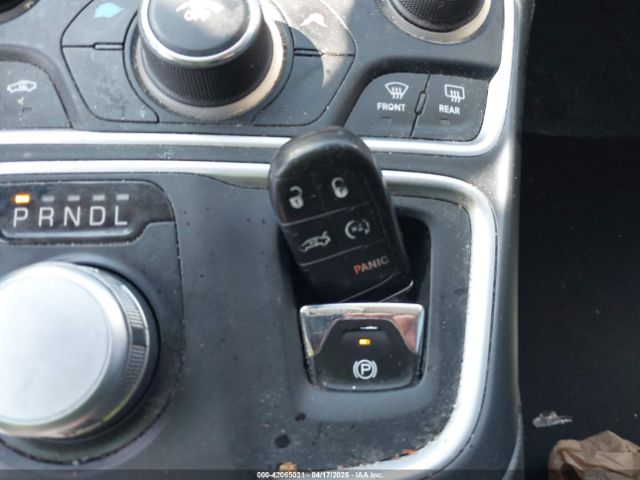 2016 CHRYSLER 200 1C3CCCAB9GN133041 Photo 10