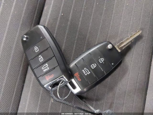 3KPFL4A73JE189823 KIA FORTE LX