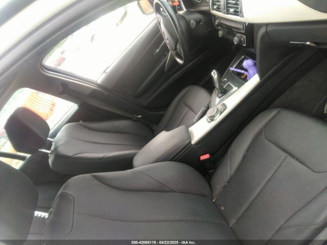 WBA8E1G57JNU91633 BMW 320i