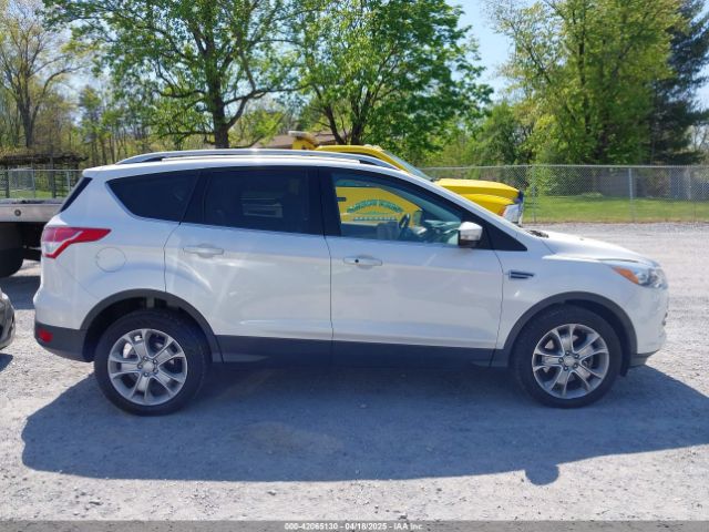 1FMCU9J95GUC52053 Ford Escape Titanium