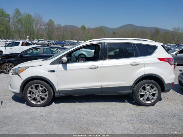 1FMCU9J95GUC52053 Ford Escape Titanium