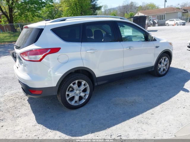 1FMCU9J95GUC52053 Ford Escape Titanium