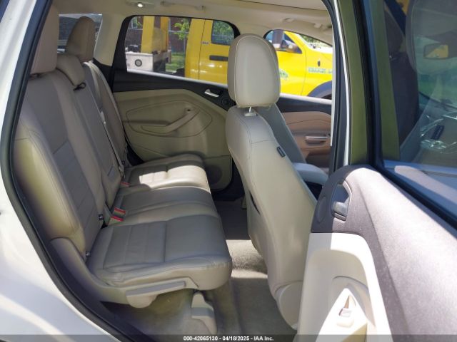 1FMCU9J95GUC52053 Ford Escape Titanium