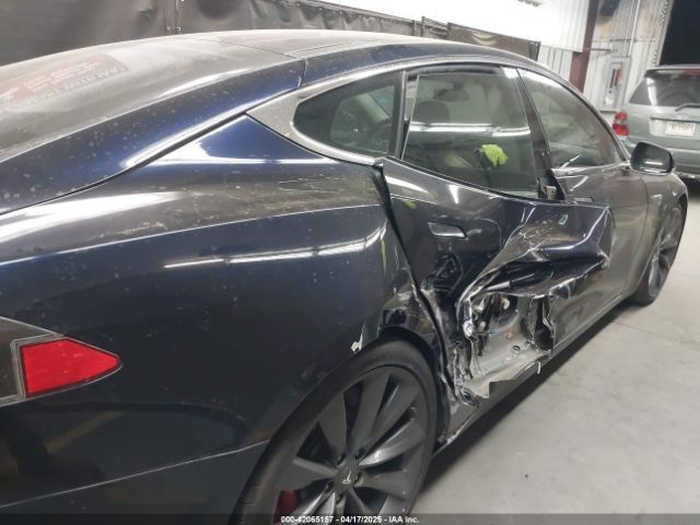 5YJSA1H11EFP56406 Tesla Model S P85