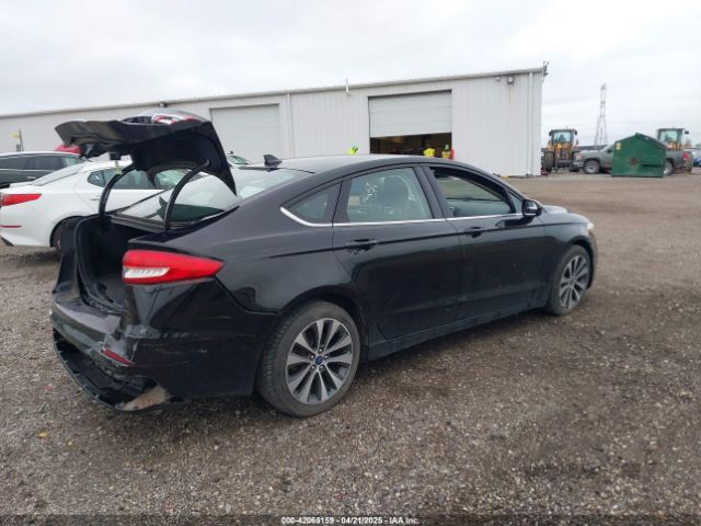 3FA6P0T98KR261076 Ford FUSION SE