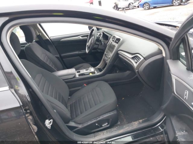 3FA6P0T98KR261076 Ford FUSION SE