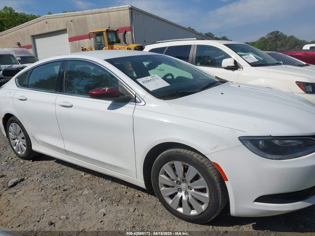 Chrysler 200 LX 2015 1C3CCCFB1FN550791 Image 13