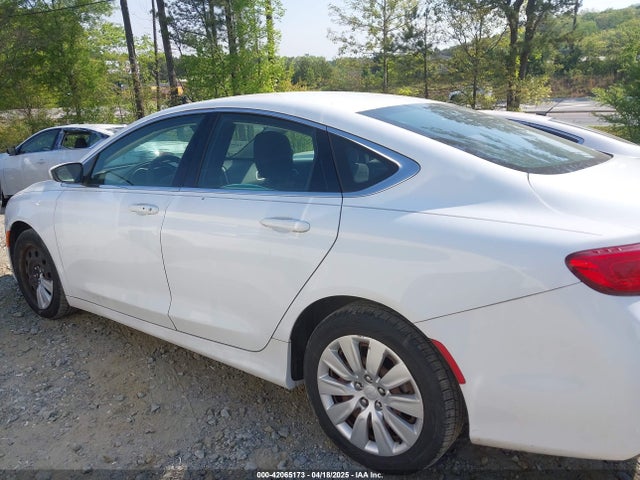 Chrysler 200 LX 2015 1C3CCCFB1FN550791 Image 14