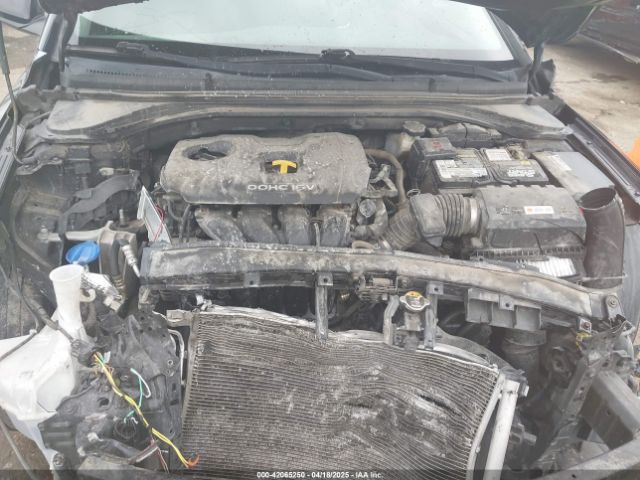 5NPD74LF3JH316095 Hyundai ELANTRA SE