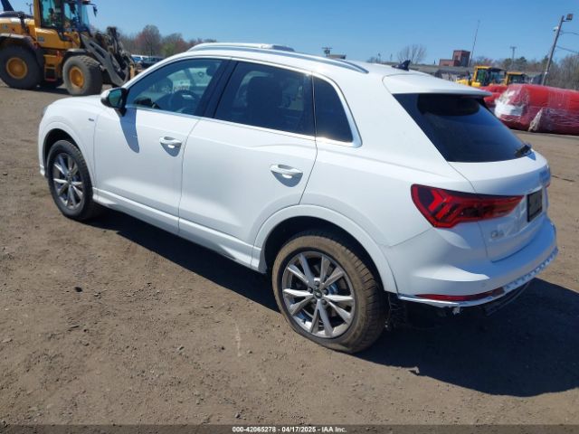 2021 AUDI Q3 WA1DECF32M1054786 Photo 2