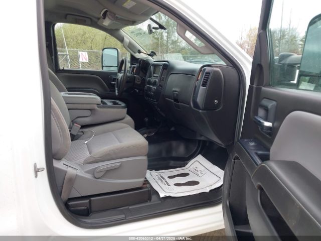 1GC0KUEG1FZ142126 Chevrolet Silverado 2500hd Wt