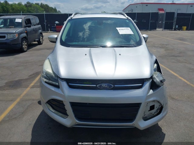 1FMCU0JX7EUA28824 Ford Escape Titanium