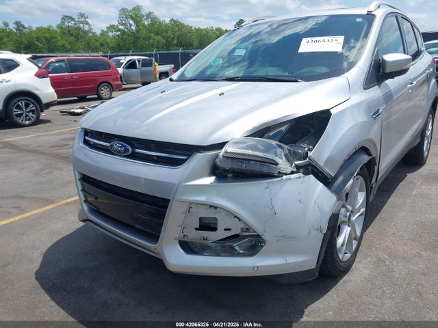 1FMCU0JX7EUA28824 Ford Escape Titanium