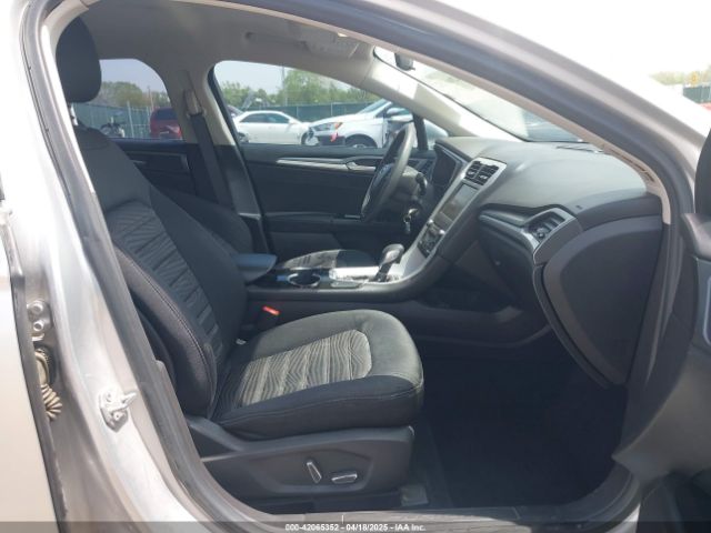 3FA6P0H78GR201720 Ford FUSION SE