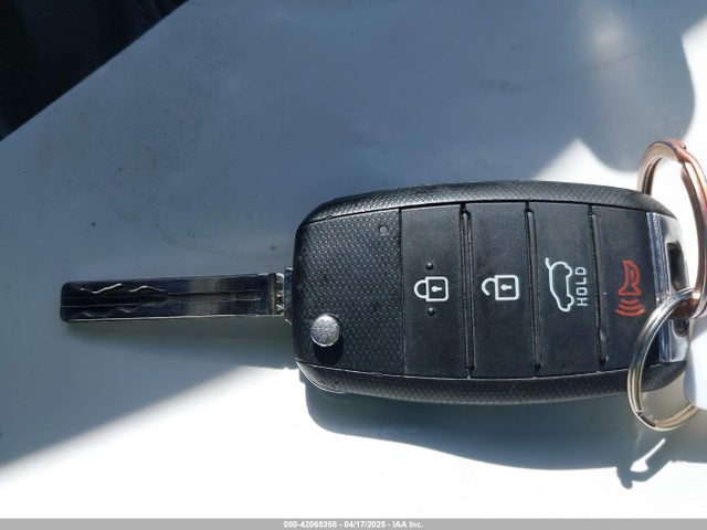 KNDPMCAC8K7534967 KIA Sportage Lx