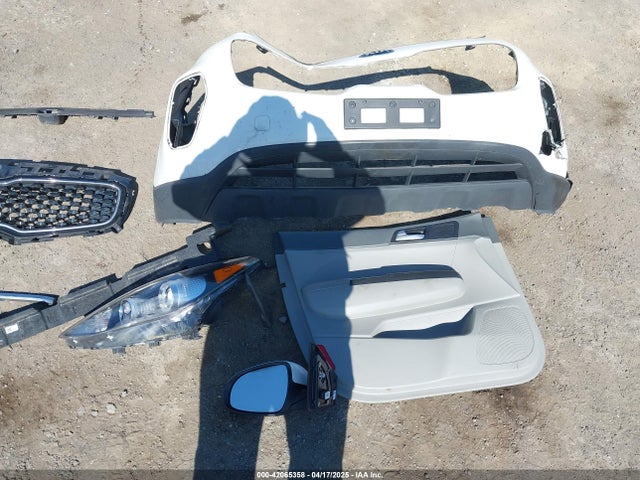 KNDPMCAC8K7534967 KIA Sportage Lx