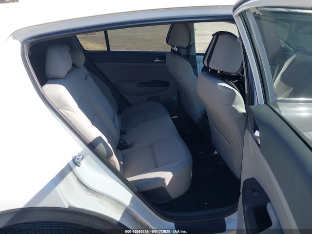 KNDPMCAC8K7534967 KIA Sportage Lx