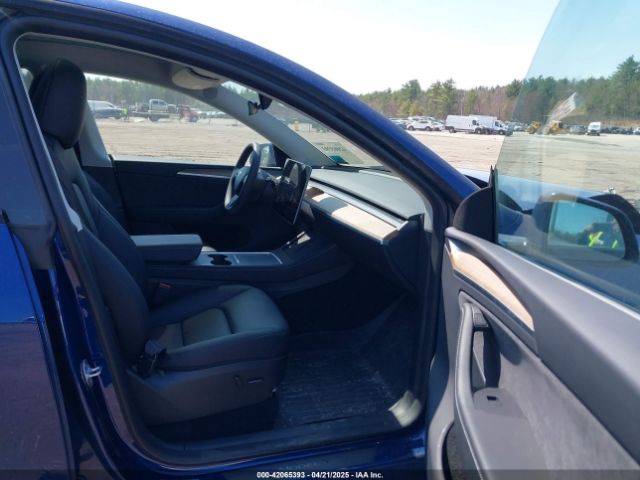 2024 TESLA MODEL Y 7SAYGDEE7RA240977 Photo 4