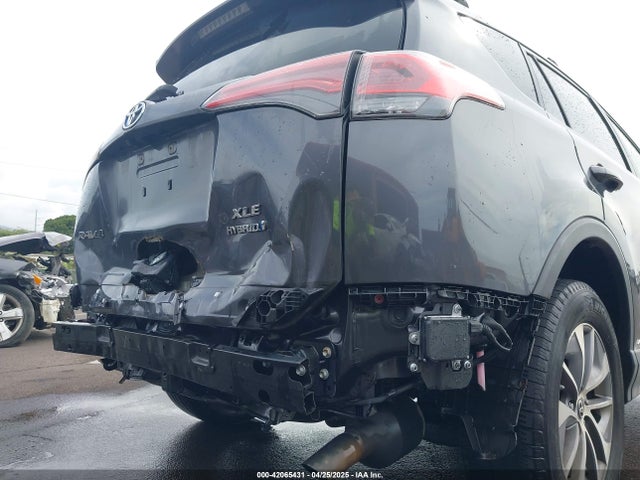 42065431 :رقم المزاد ، JTMRJREV2HD136275 vin ، 2017 Toyota Rav4 Hybrid Xle مزاد بيع