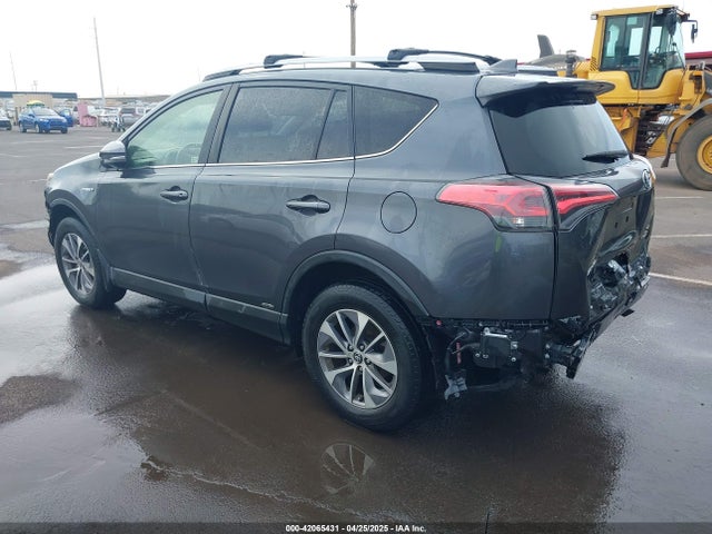 42065431 :رقم المزاد ، JTMRJREV2HD136275 vin ، 2017 Toyota Rav4 Hybrid Xle مزاد بيع