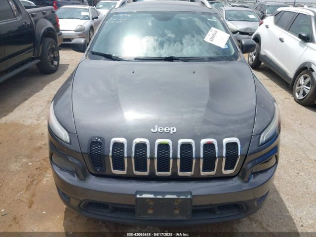 1C4PJLCS9HW507255 Jeep Cherokee Latitude Fwd