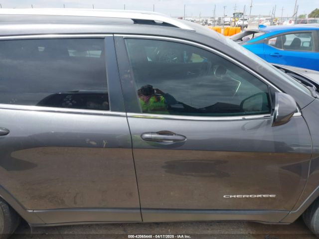 1C4PJLCS9HW507255 Jeep Cherokee Latitude Fwd