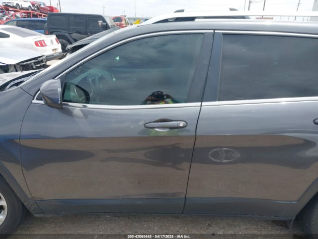 1C4PJLCS9HW507255 Jeep Cherokee Latitude Fwd