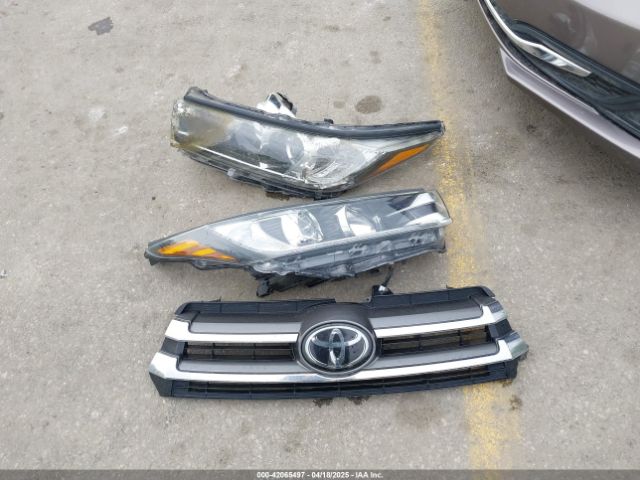 5TDDZRFH5JS880457 Toyota Highlander Limited