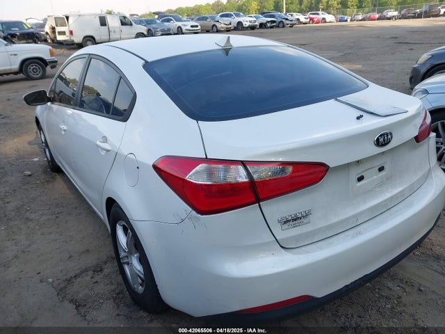 KNAFX4A60G5552205 KIA FORTE LX
