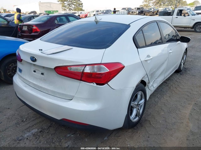 KNAFX4A60G5552205 KIA FORTE LX