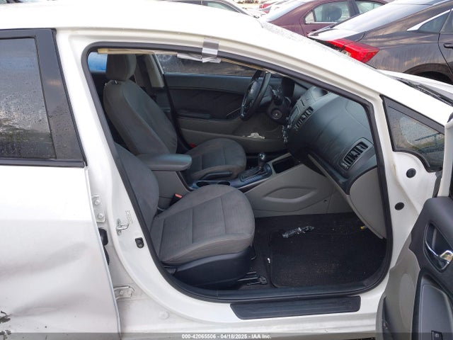 KNAFX4A60G5552205 KIA FORTE LX