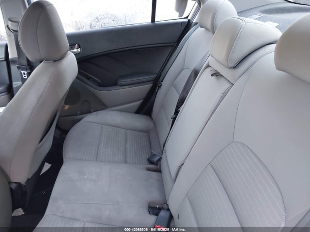 KNAFX4A60G5552205 KIA FORTE LX