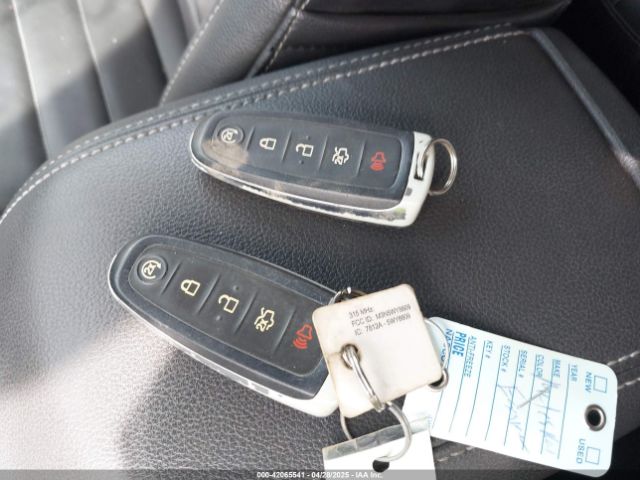 1FMCU9J9XFUB21425 Ford Escape Titanium