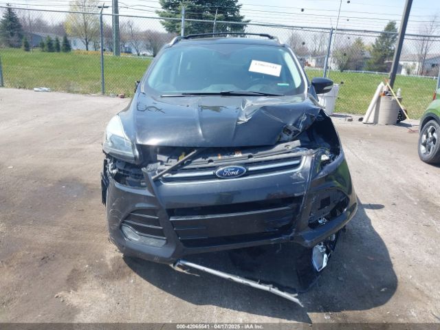 1FMCU9J9XFUB21425 Ford Escape Titanium