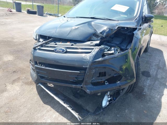 1FMCU9J9XFUB21425 Ford Escape Titanium
