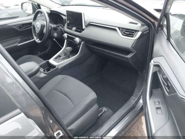 2T3H1RFV2RC302021 Toyota RAV4 LE