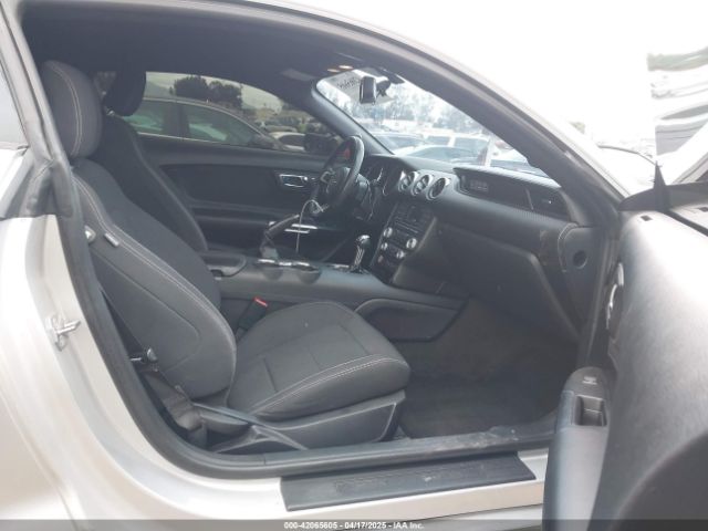 1FA6P8AM2F5370342 Ford Mustang V6