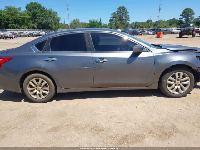 1N4AL3AP5HN349264 Nissan Altima 2.5 S