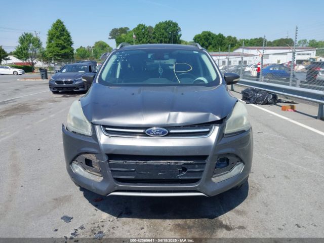 1FMCU0J94FUB24350 Ford Escape Titanium
